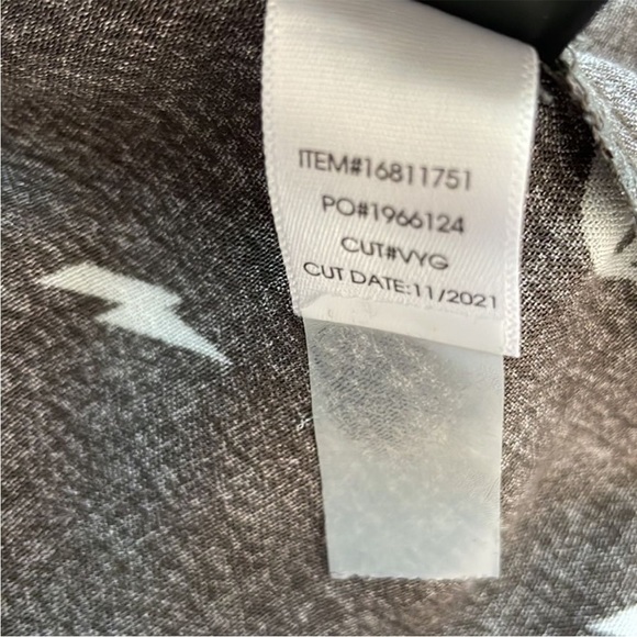 Torrid Dark Gray Lizzie Button Down Blouse with Skulls, Hearts, Stars. Size 3X. - Picture 12 of 12